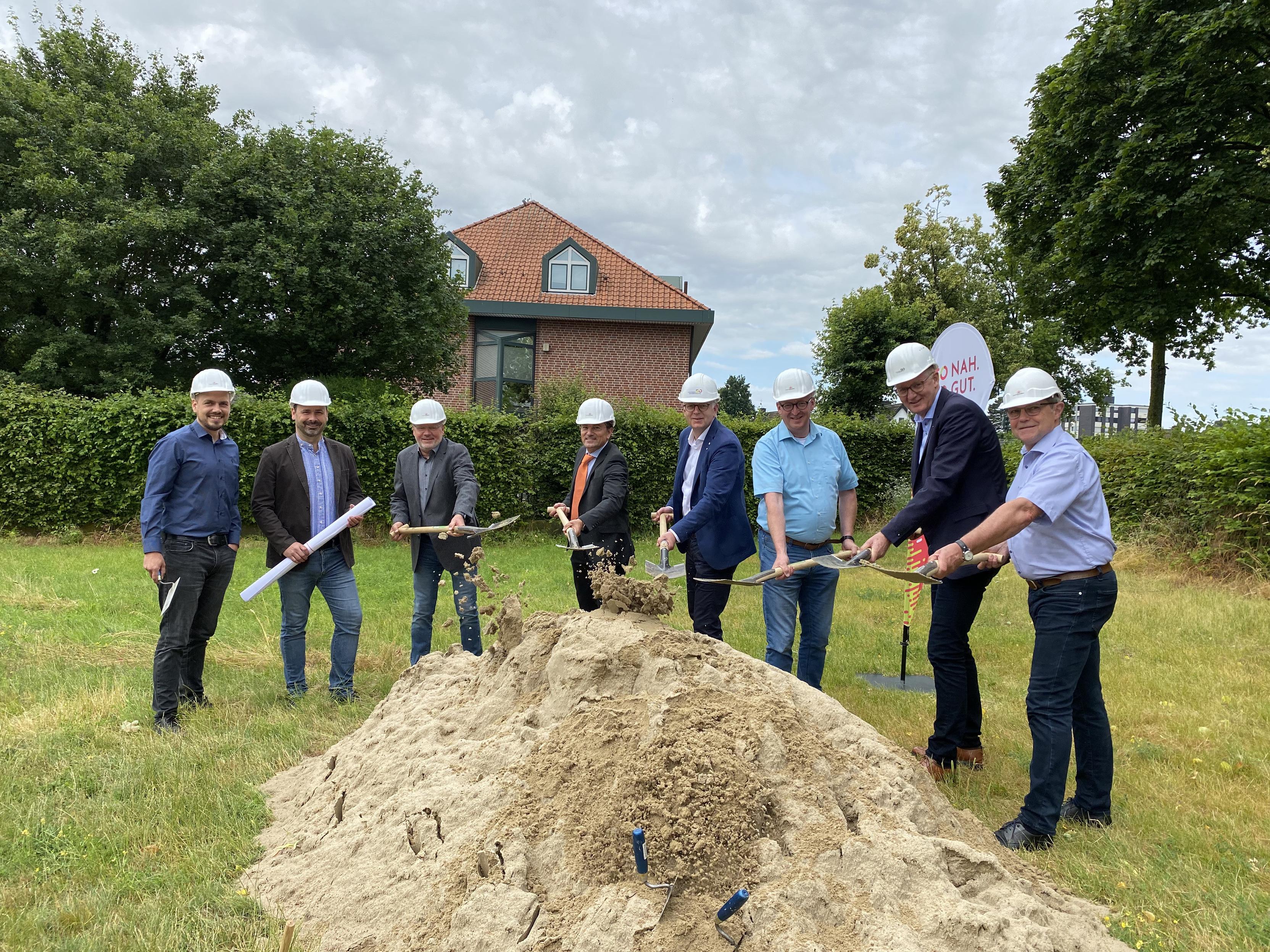 Erster Spatenstich für Neubau der Stadtwerke in Ennigerloh